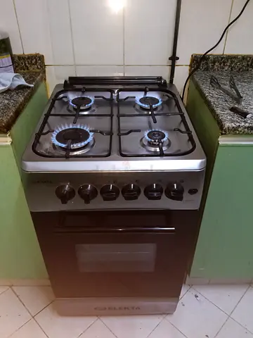 Used 4-Burner Gas Cooker with Oven - Silver/Black