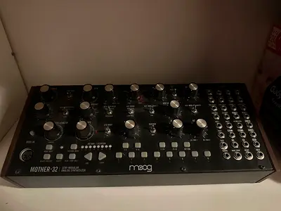 moog mother-32
