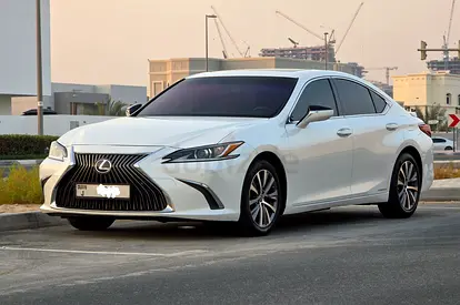 Lexus ES 300h 2019 GCC Specs- Single owner- perfect condition