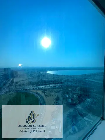 🏡✨ للإيجار | شقة فاخرة 3 غرف وصالة بإطلالة مباشرة على دبي 🌆 📍 ممزر التعاون – الشارقة إذا كنت تبحث عن السكن الراقي في موقع استراتيجي يجمع بين الإطلا