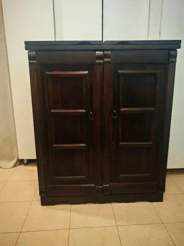 Bar cabinet
