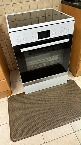 Used freestanding electric range with ceramic hob and oven - good condition