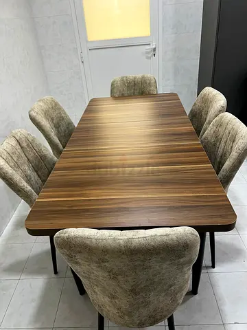 Dining Table set Expandable 4 -6 with Charles