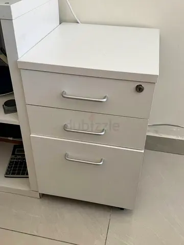 White 3-Drawer Mobile Pedestal with Lock - Good Condition