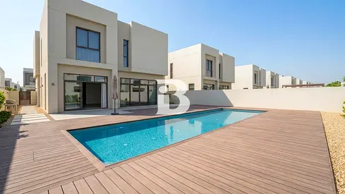 Vacant | Pool and Park view | Best location
