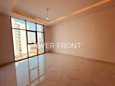 Prime Location | Ready to Move | Community View