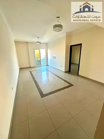 🏡 **للإيجار السنوي – غرفة وصالة مع موقف سيارة** فرصة مميزة للسكن في برج راقٍ يوفر جميع الخدمات والمرافق التي تحتاجها. ✨ **مميزات العقار:** * غرفة