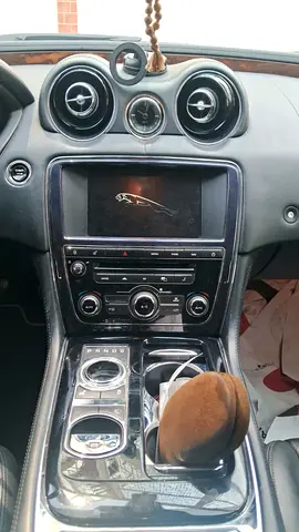 صورة 12 لـ 2013 Jaguar XJ
