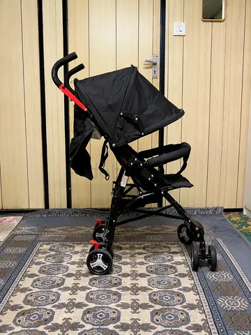 Lightweight umbrella stroller - compact, foldable, good condition