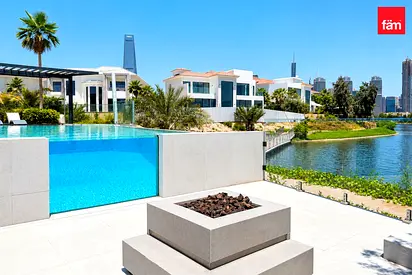 Lake And Skyline View I High Quality Renovation