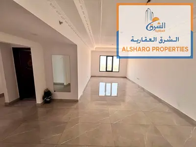 جيم وباركن ومسبح موقع مميز جدا تسهيلات في الدفعات خزاين بالحائط سهل المخرج لدبي والشارقه