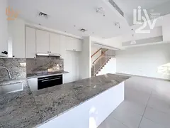 13th MONTH FREE | SINGLE ROW | SPACIOUS TOWNHOUSE