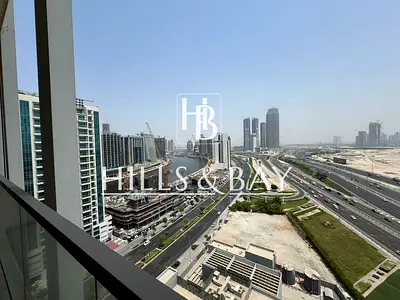 Luxury Convertible 1-Bed | Steps from Dubai Canal