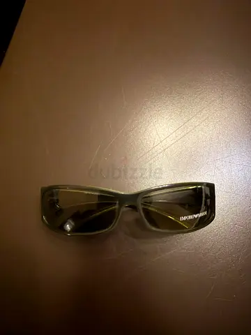 Emporio Armani sunglasses -rare- green frame, not used, perfect condition doesn’t include box.