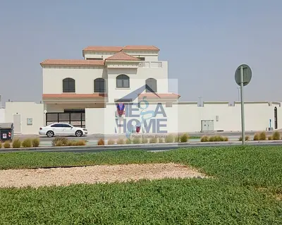 LUXURY CORNER VILLA - BRAND NEW - Outside & Inside Kitchen