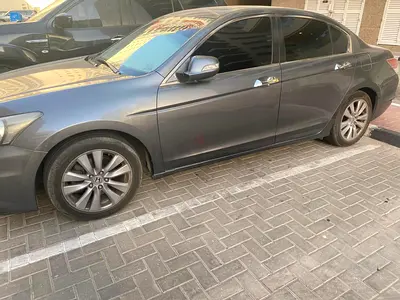 Honda Accord 2012 VTi GCC Specs - Well Maintained
