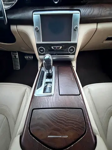 2014 Maserati QUATTROPORTE — миниатюра 16
