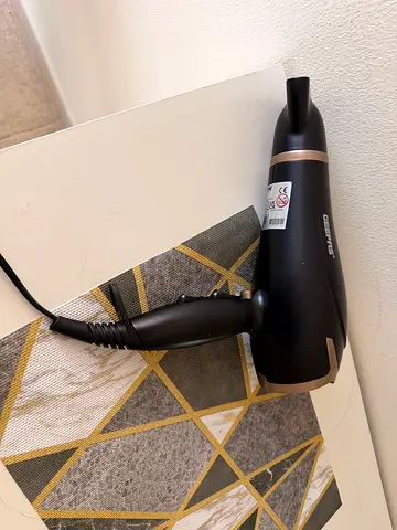 Compact travel hair dryer - gently used