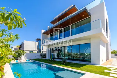 Luxury Villa | Custom Build | Corner Plot
