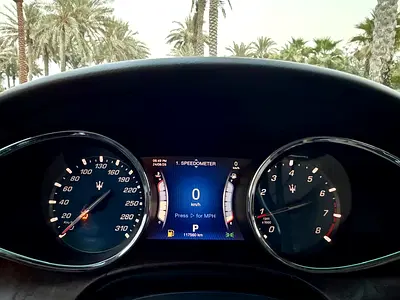 2014 Maserati QUATTROPORTE — миниатюра 19