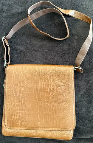 Brown Croc-Embossed Leather Shoulder Bag - Good Condition