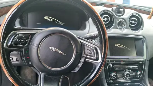 صورة 9 لـ 2013 Jaguar XJ