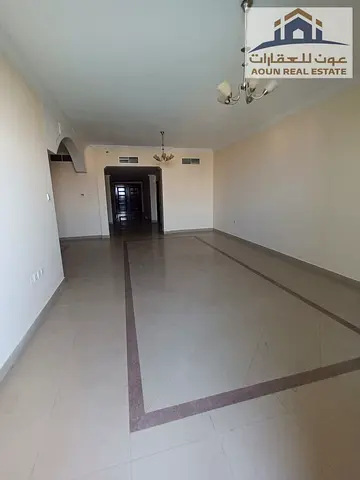 **للبيع شقة فاخرة بإطلالة مباشرة على البحيرة – فرصة لا تعوض** إذا كنت تبحث عن شقة واسعة بتشطيب مميز وإطلالة خلابة في موقع راقٍ