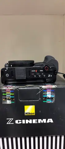 NIKON ZR