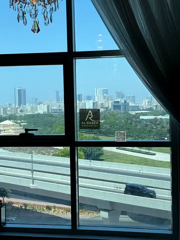 اسكن او استثمر + للبيع الكاش + بمساحة 1200 قدم + مع باركن + اطلاله مفتوحة + طابق مرتفع