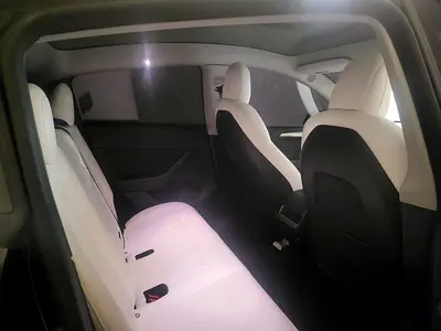 2023 Tesla MODEL Y thumbnail 9