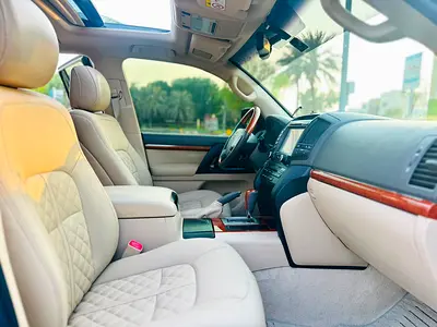 صورة 9 لـ 2015 Toyota LAND CRUISER