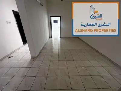 غرفتين وصالة مع بلكونة وحمامين في ثاني صف من كورنيش عجمان