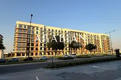 LOVELY MAYFAIR I BRAND NEW I CORNER UNIT