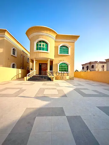 Spacious 5BR Villa | 7 Bathrooms | 5,000 Sqft | Prime Location Near Tallah Street