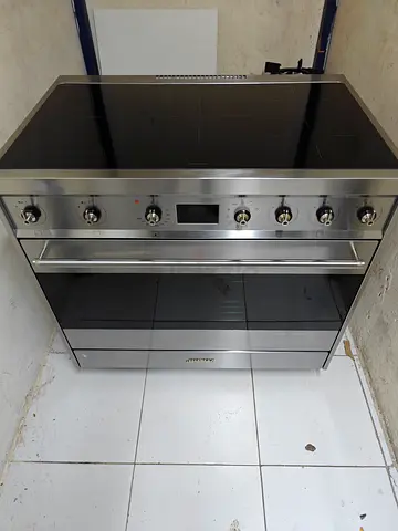 Smeg New model induction Cooker Range. 90Cm.