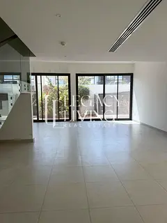 Luxury 5BR Villa | Single Row | Vacant