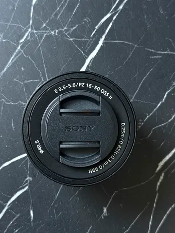 Sony lens