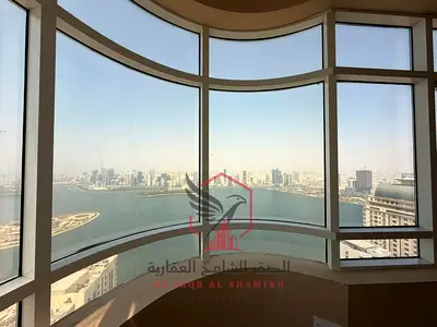 للإيجار السنوي بالمجاز3، غرفتان وصالة بإطلالة بحرية وبلكونة، مساحات واسعة، تشطيب جديد، باركن مجاني، تكييف وغاز مركزي، وصيانة مجانية طوال العام.