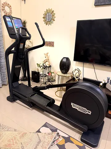 TECHNOGYM ARTIS SYNCHRO NEVER USED ZERO KM