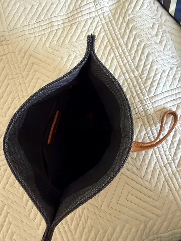 Casual small wristlet tote bag with leather strap