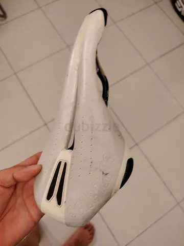 White Selle Italia Road Bike Saddle - Used carbon novis small