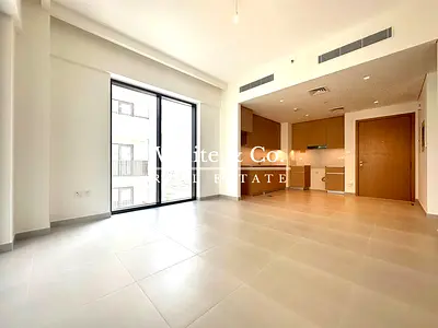 Pool View|Corner Unit |Available September