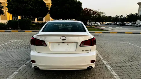 صورة مصغرة 2 لـ 2013 Lexus IS-SERIES