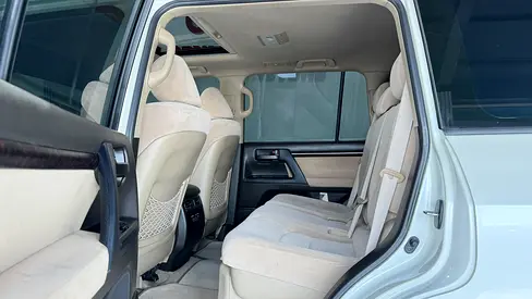 صورة مصغرة 10 لـ 2011 Toyota LAND CRUISER