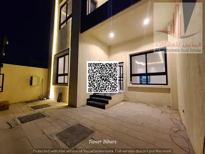Townhouse with four master bedrooms / 1722 sq ft / Price: 1,250,000 (including fees)