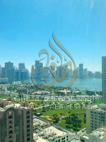 شقة 3 غرف وصالة | بلكونة | استور كبير | باركن مجاني | طابق مرتفع