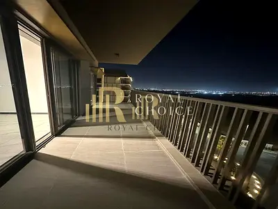 Skyline View | High Floor | Elegant Living