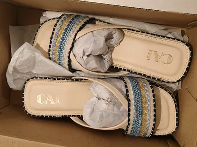 Beach sandals (Cai)