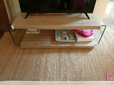 Modern TV Stand / Entertainment Unit with Glass Sides - Light Wood. 120 x 60 cm
