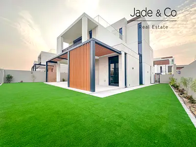Community Expert | Landscaped | Type A